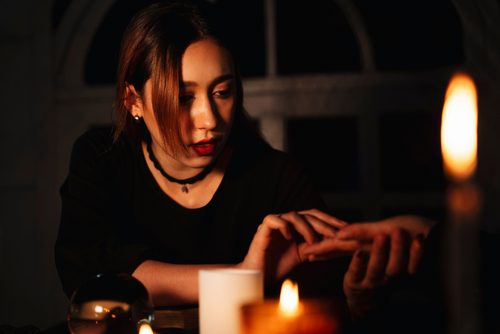 恋愛の悩みは占いで解決をしよう
